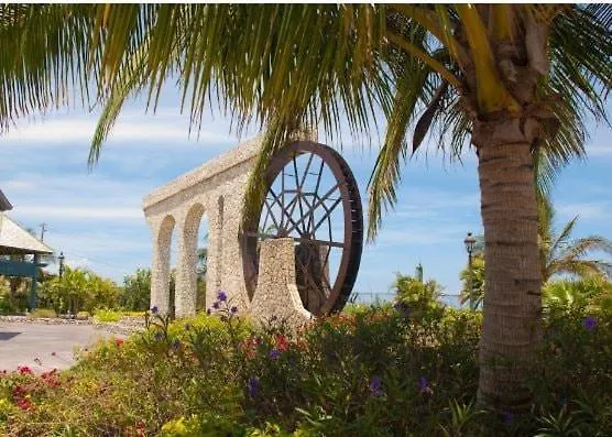 Sea Castle Montego Bay -1-Bedroom Beachfront Escape With Stunning Views Apartment