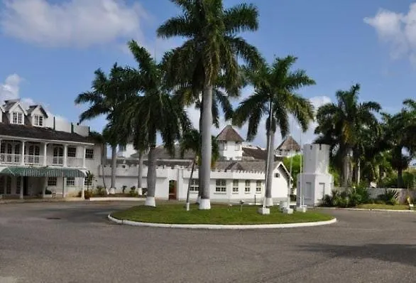 Sea Castle Montego Bay -1-Bedroom Beachfront Escape With Stunning Views 0*,