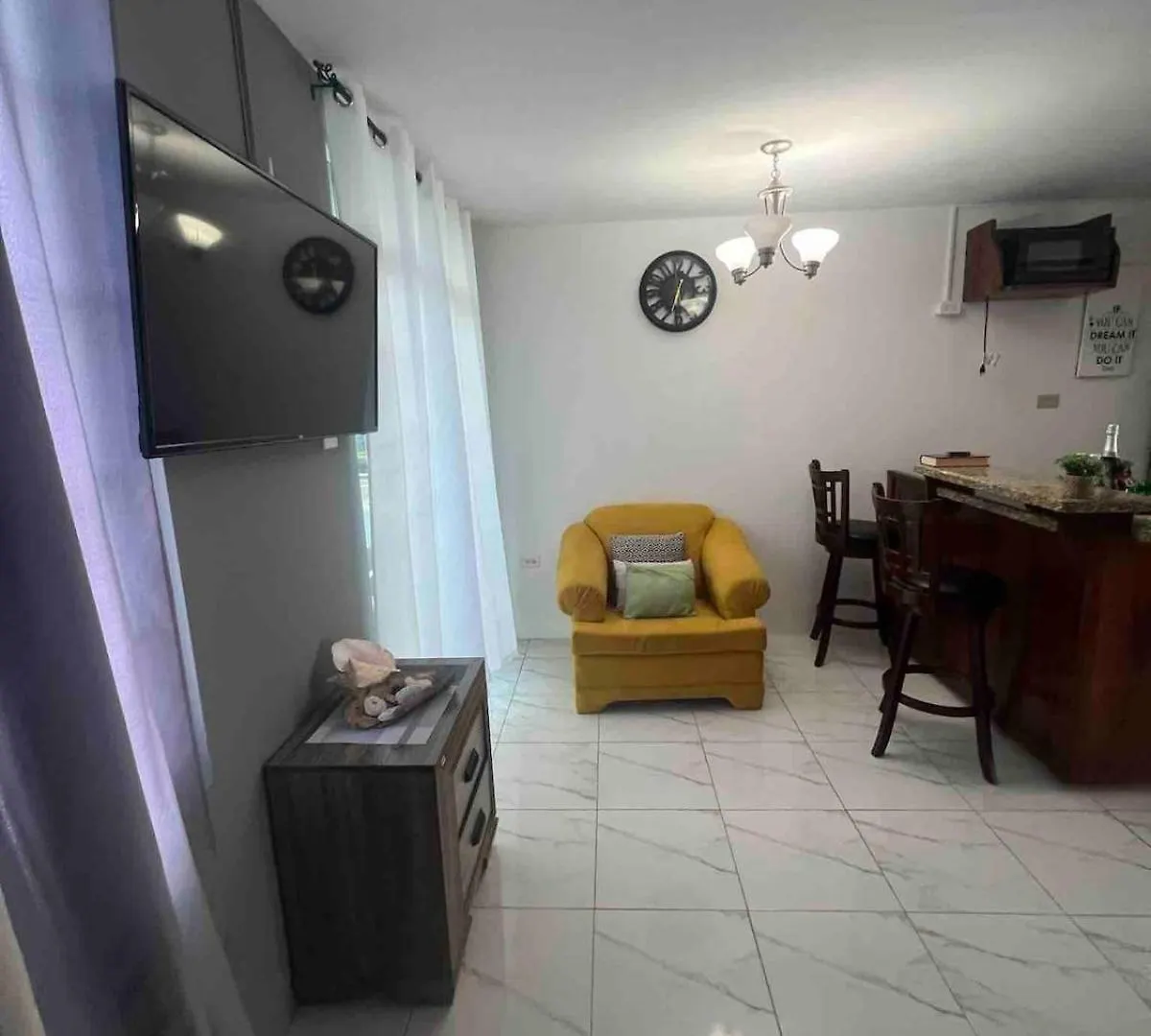 Apartment Sea Castle Montego Bay -1-Bedroom Beachfront Escape With Stunning Views Jamaica